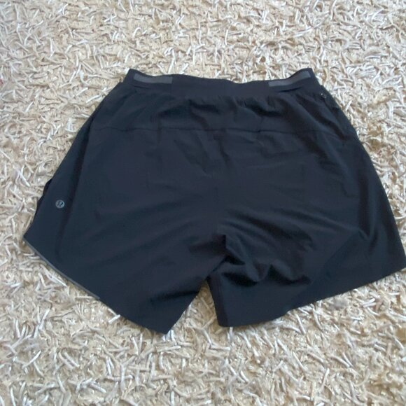 Lululemon Athletica Black Mid-rise Track That Shorts, 5", Medium - Picture 2 of 4